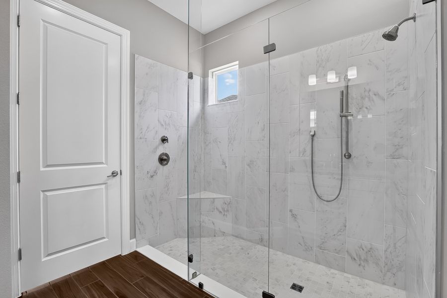 Image 49 of a home in Center Lake Ranch Community Group Page.