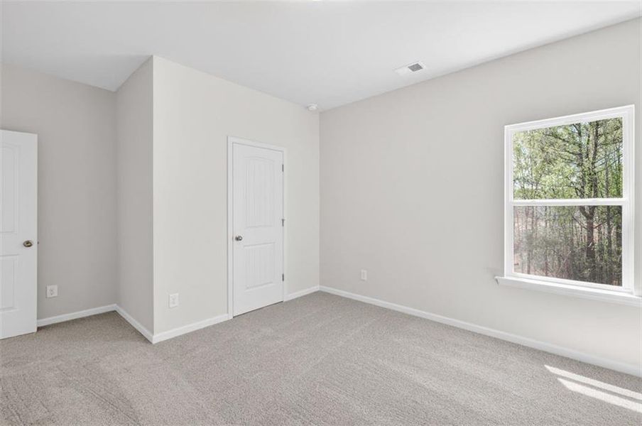 Spacious, unfurnished interior of a new home in Evergreen at Lakeside, Temple (Image 32).