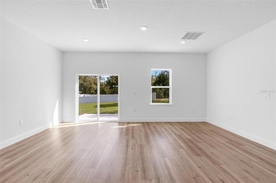 Spacious, unfurnished interior of a new home in , Ocala (Image 30).