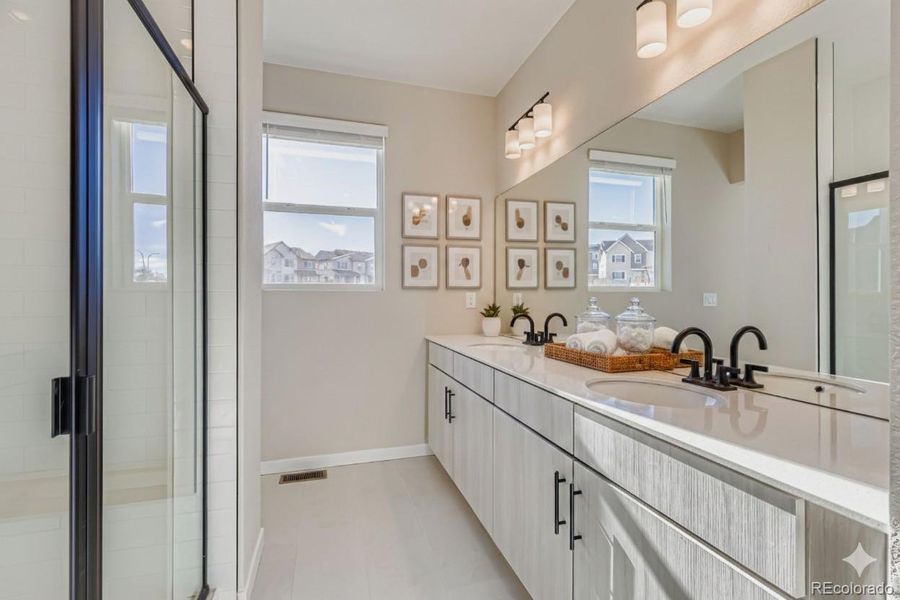 vritually staged primary bathroom