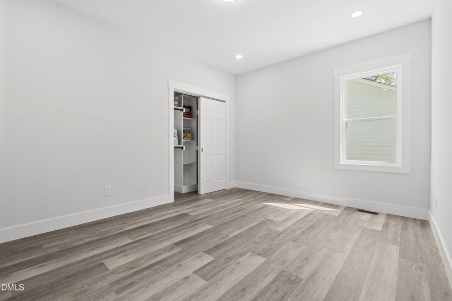 Overzied bedroom Overzied bedroom