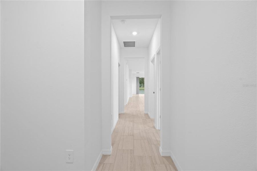 Spacious, unfurnished interior of a new home in Angeline, Land O' Lakes (Image 13).