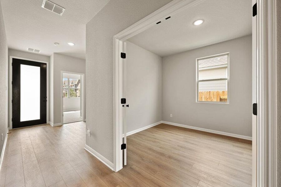 Spacious, unfurnished interior of a new home in Patterson Ranch, Georgetown (Image 21). Spacious, unfurnished interior of a new home in Patterson Ranch, Georgetown (Image 21).
