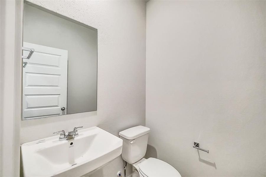 Furnished interior view inside a new home in Emberly, Beasley (Image 14).