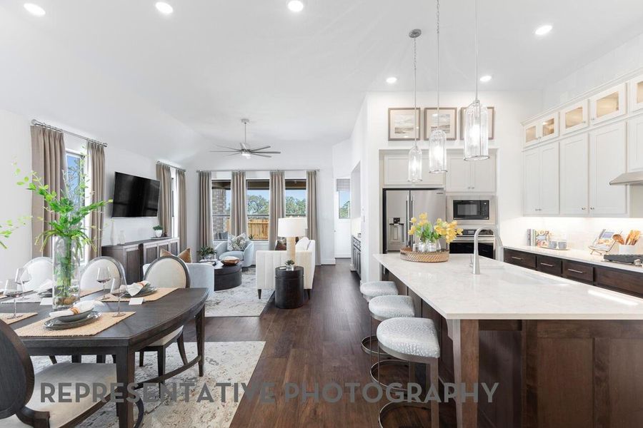 Kitchen/Family Room Kitchen/Family Room