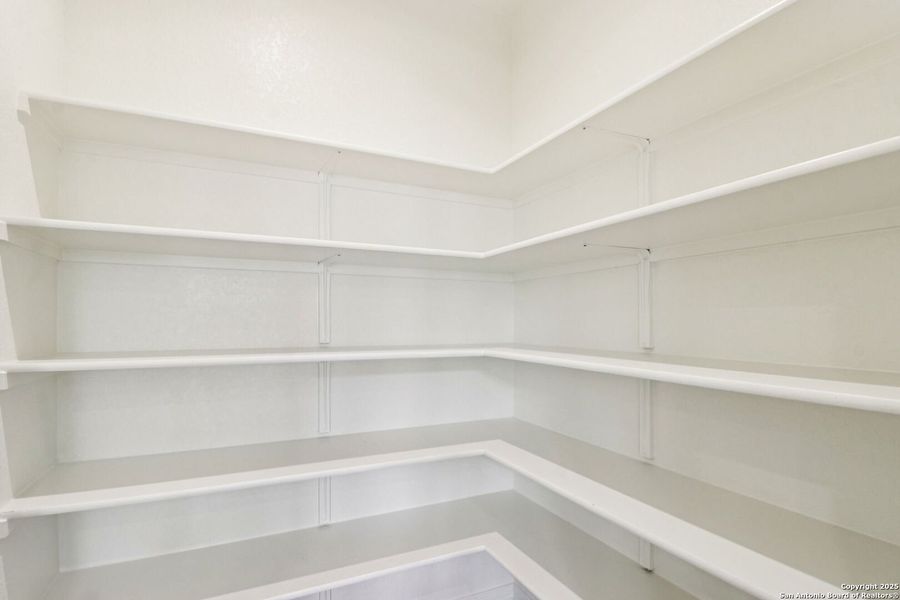 Spacious, unfurnished interior of a new home in Fox Falls, Boerne (Image 33). Spacious, unfurnished interior of a new home in Fox Falls, Boerne (Image 33).