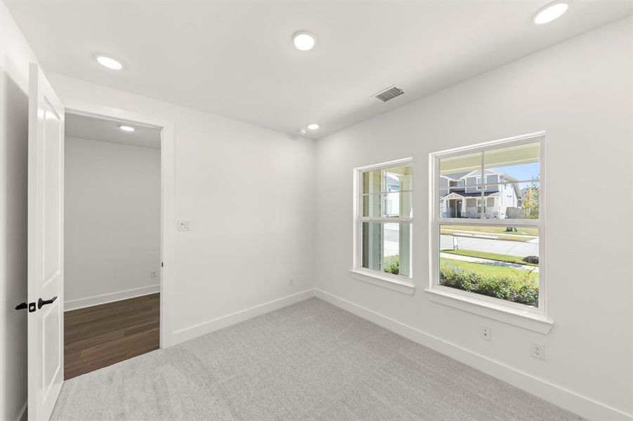 04. 4100 Explorer - Bed 2