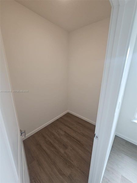 Spacious, unfurnished interior of a new home in , Orlando (Image 36).