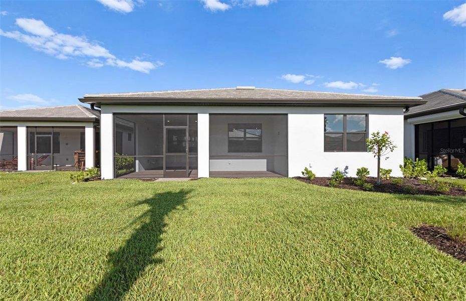 Exterior details and patio area of a home in , North Port (Image 3).
