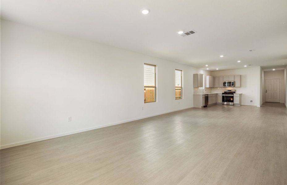 Spacious, unfurnished interior of a new home in Crosby Farms, Crosby (Image 30).