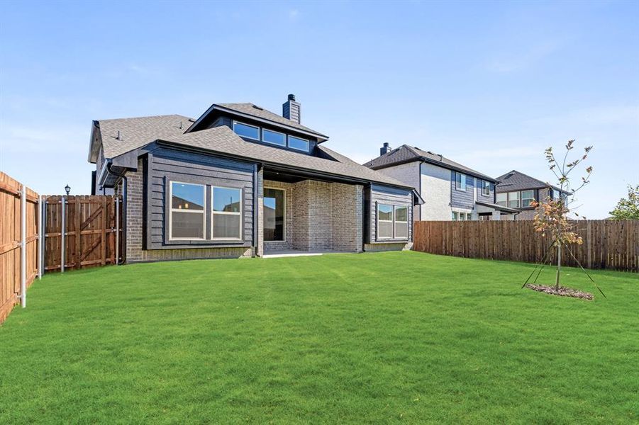 Exterior details and patio area of a home in Bear Creek Classic 50, Lavon (Image 20).