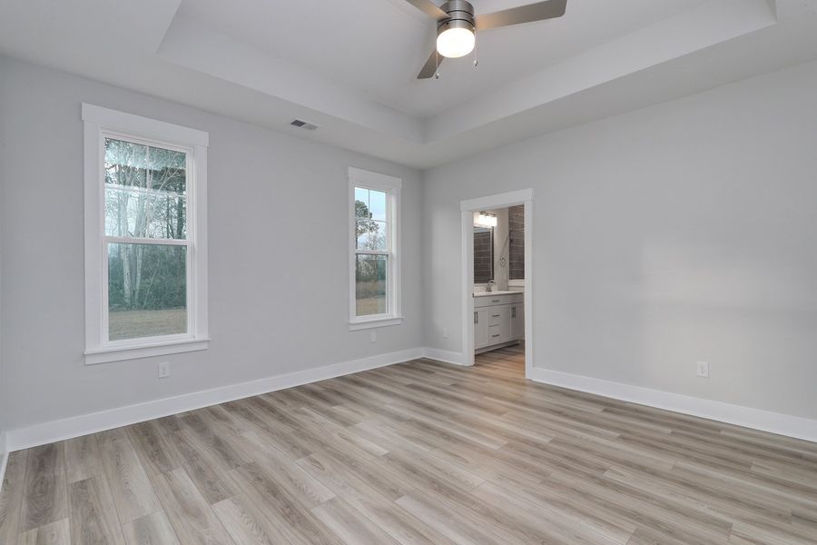 Spacious, unfurnished interior of a new home in Arcadia, Myrtle Beach (Image 28).