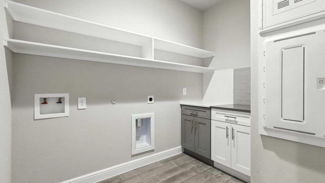 Furnished interior view inside a new home in Lakeview Pointe, Grand Prairie (Image 38).