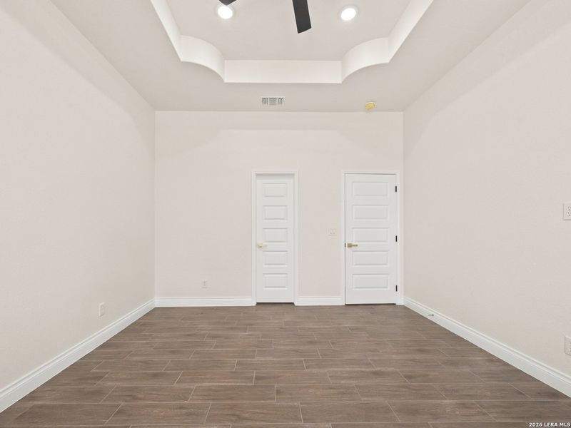 Spacious, unfurnished interior of a new home in , Elmendorf (Image 38).