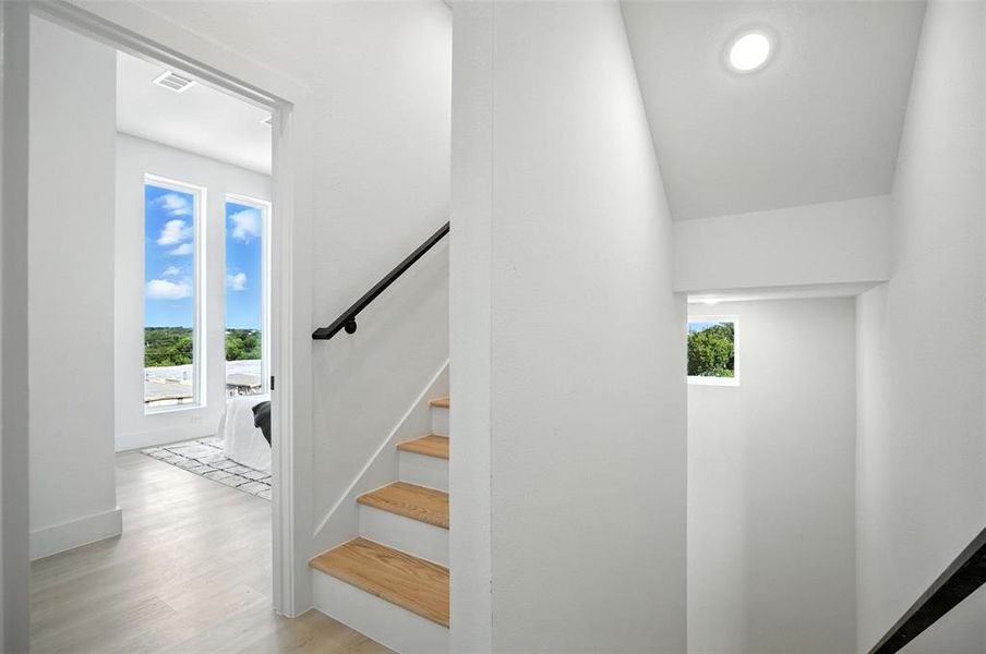 Spacious, unfurnished interior of a new home in , Dallas (Image 20).