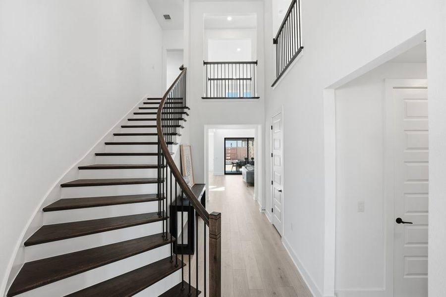 Spacious, unfurnished interior of a new home in Easton Park, Austin (Image 18). Spacious, unfurnished interior of a new home in Easton Park, Austin (Image 18).