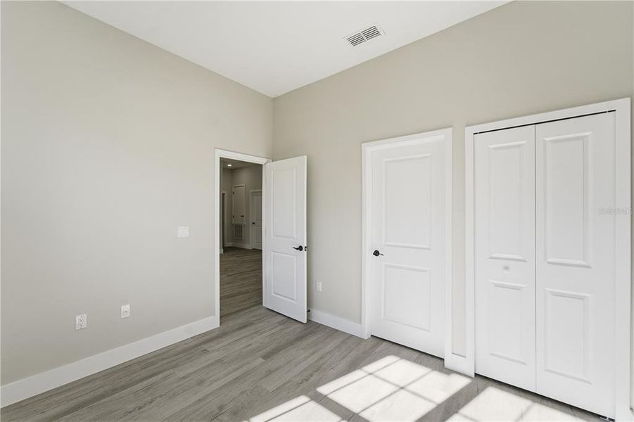 Spacious, unfurnished interior of a new home in , Ocala (Image 19).
