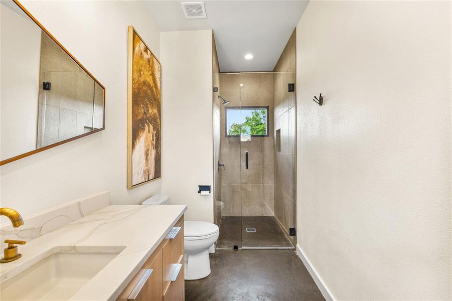 Furnished interior view inside a new home in , Sulphur Springs (Image 16).