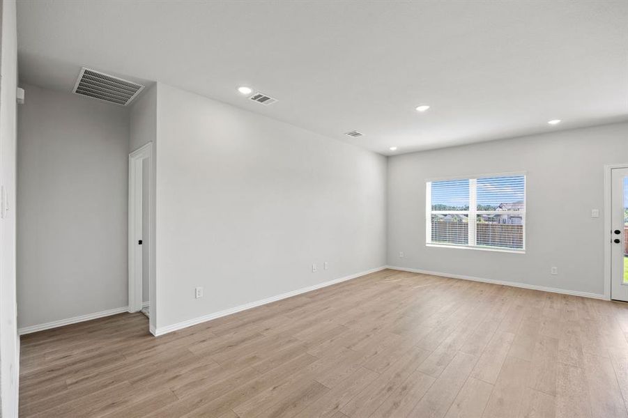 Spacious, unfurnished interior of a new home in Kings Way, Denton (Image 22).