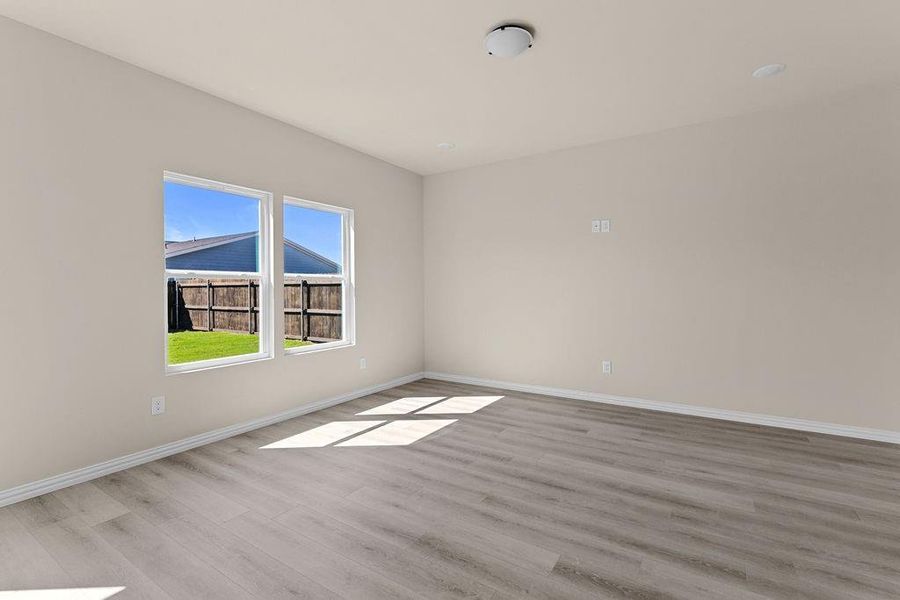 Spacious, unfurnished interior of a new home in Trails of Fossil Creek, Fort Worth (Image 14).