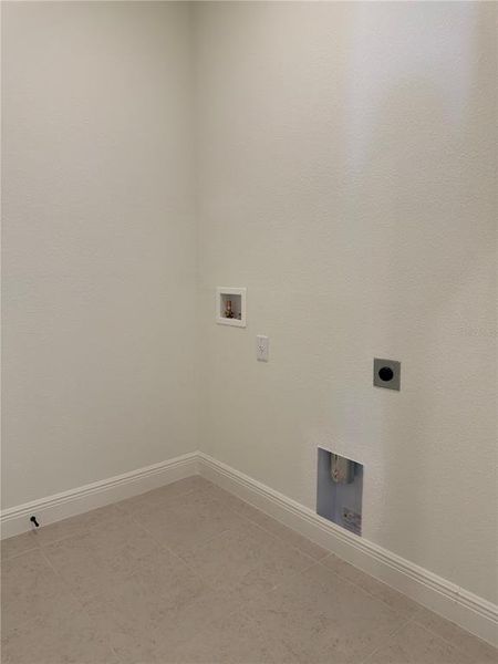 Spacious, unfurnished interior of a new home in Citrus Springs, Citrus Springs (Image 16).