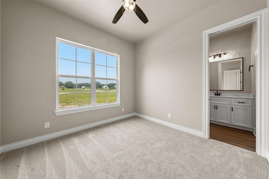 Spacious, unfurnished interior of a new home in , Gatesville (Image 26).