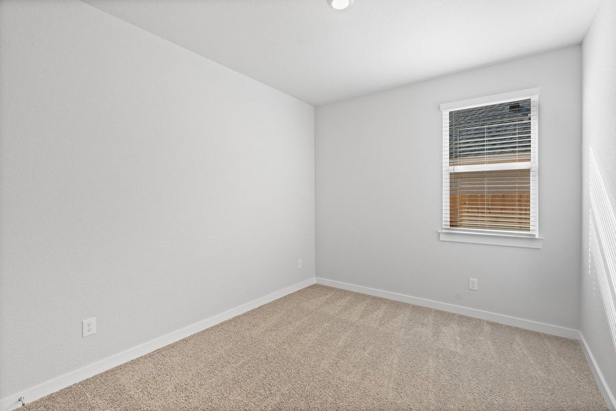 Spacious, unfurnished interior of a new home in Lariat, Liberty Hill (Image 30).