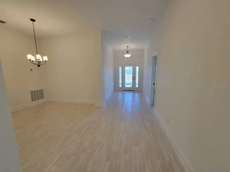 Spacious, unfurnished interior of a new home in Ocala Crossings South, Ocala (Image 8).