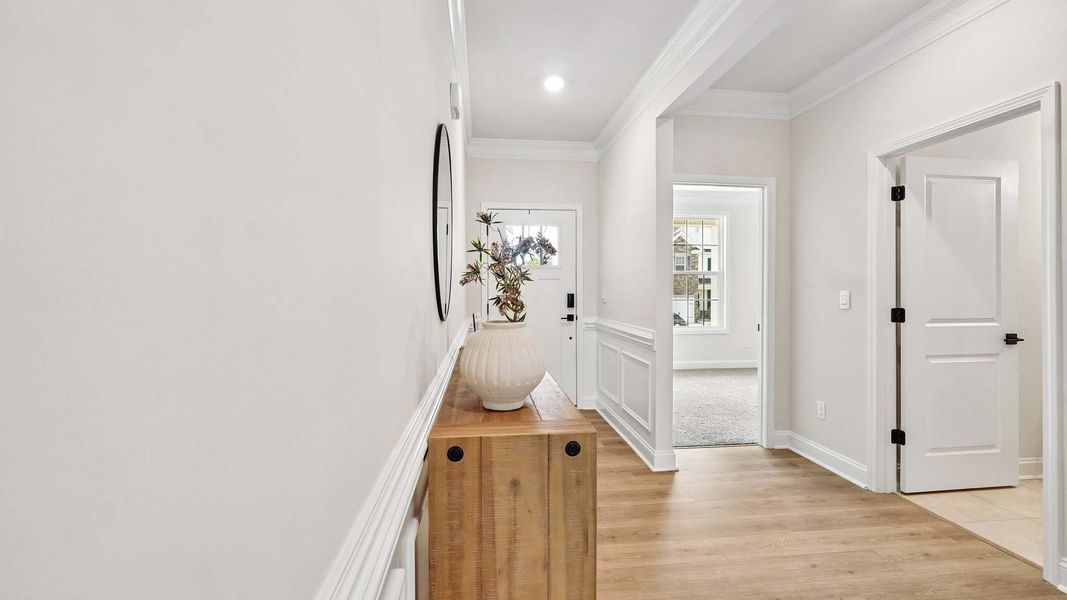 Spacious, unfurnished interior of a new home in Sylvan Creek, Denver (Image 17). Spacious, unfurnished interior of a new home in Sylvan Creek, Denver (Image 17).