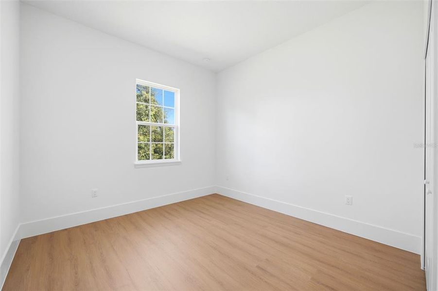 Spacious, unfurnished interior of a new home in , Ocala (Image 14).