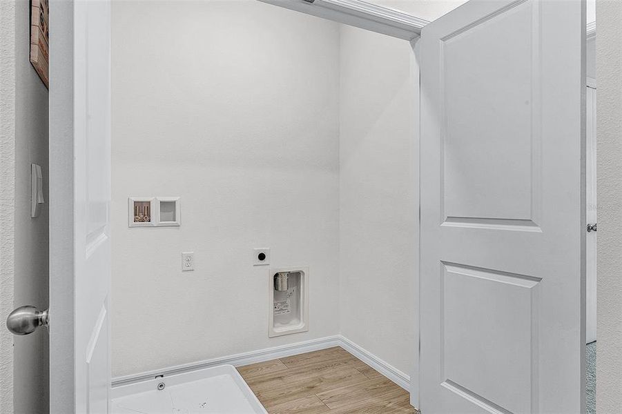 Spacious, unfurnished interior of a new home in Nona West, Orlando (Image 16). Spacious, unfurnished interior of a new home in Nona West, Orlando (Image 16).