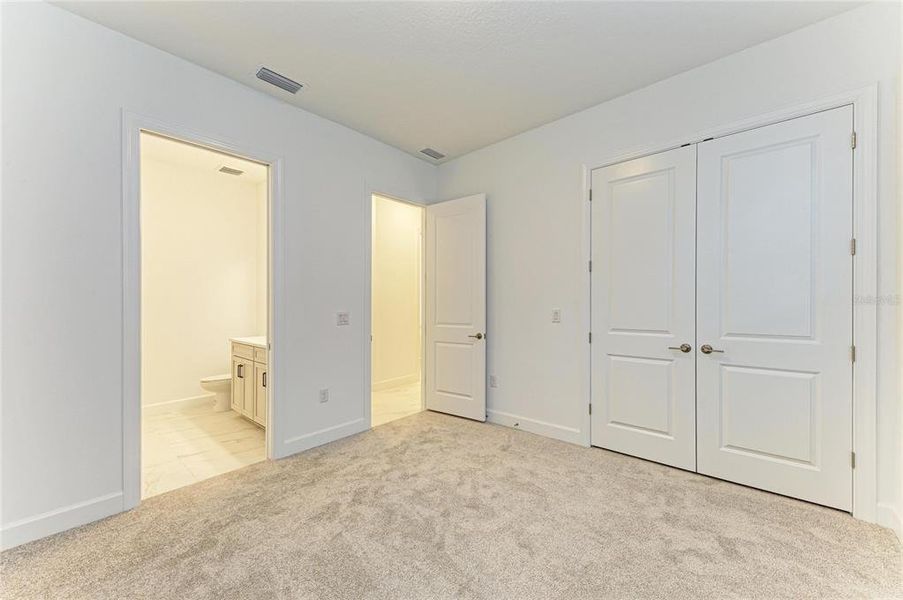 Spacious, unfurnished interior of a new home in Esplanade at Azario Lakewood Ranch, Lakewood Ranch (Image 36). Spacious, unfurnished interior of a new home in Esplanade at Azario Lakewood Ranch, Lakewood Ranch (Image 36).