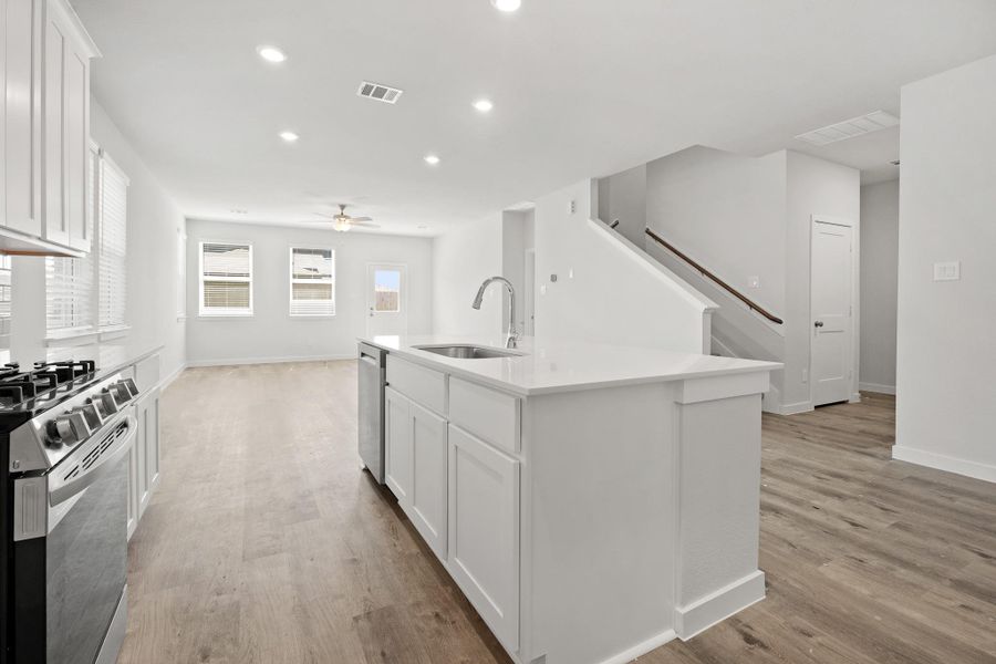 Furnished interior view inside a new home in Pearlbrook, Texas City (Image 11).