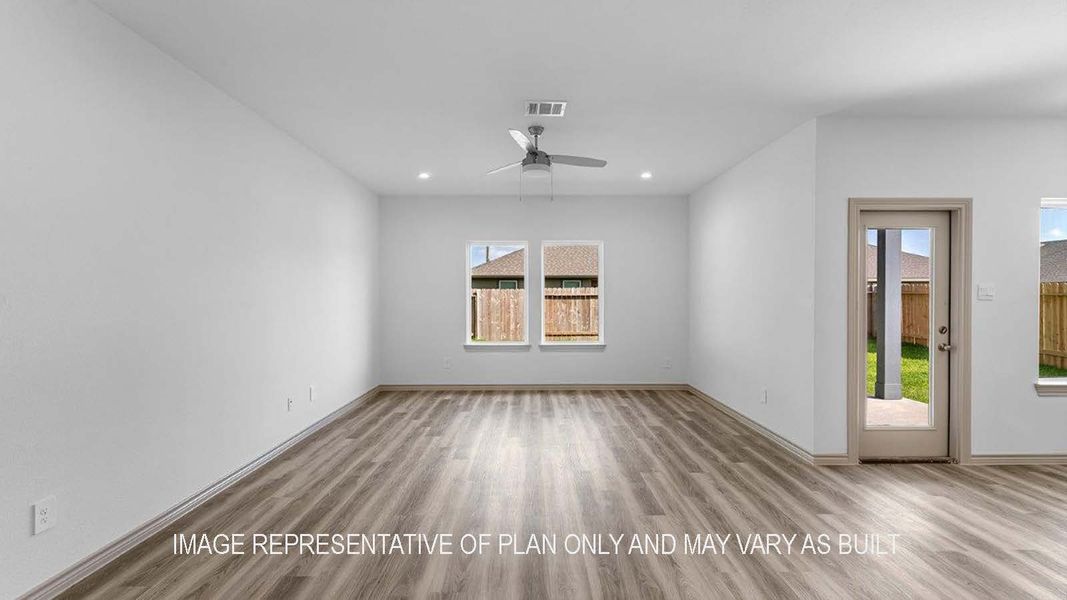 Representative unfurnished interior of a home built from the Midland by D.R. Horton in Springwood, Beaumont (Image 16).