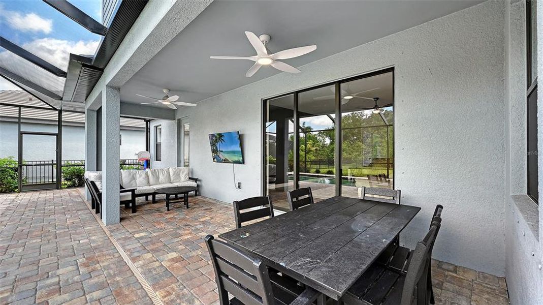 Exterior details and patio area of a home in , Bradenton (Image 24).