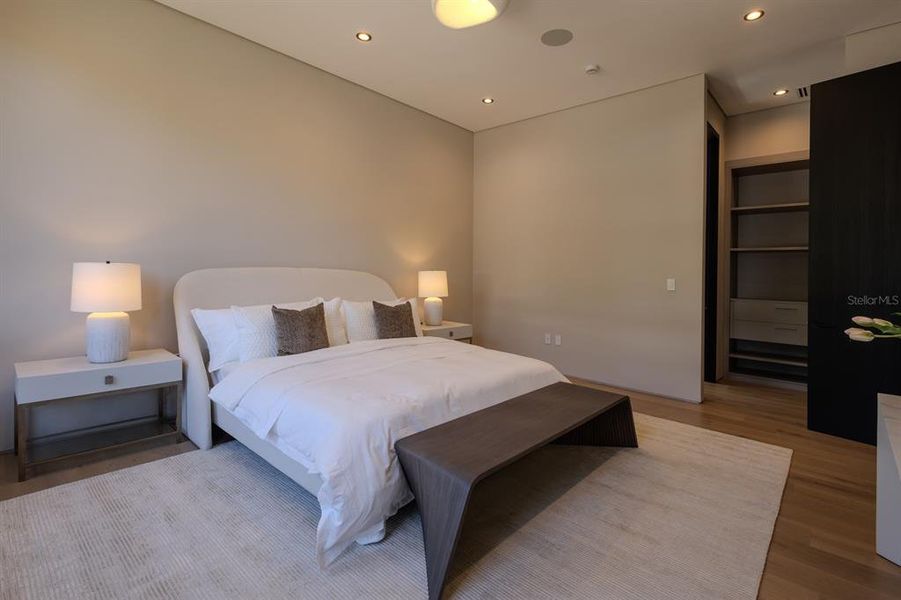Furnished interior view inside a new home in , Windermere (Image 35).