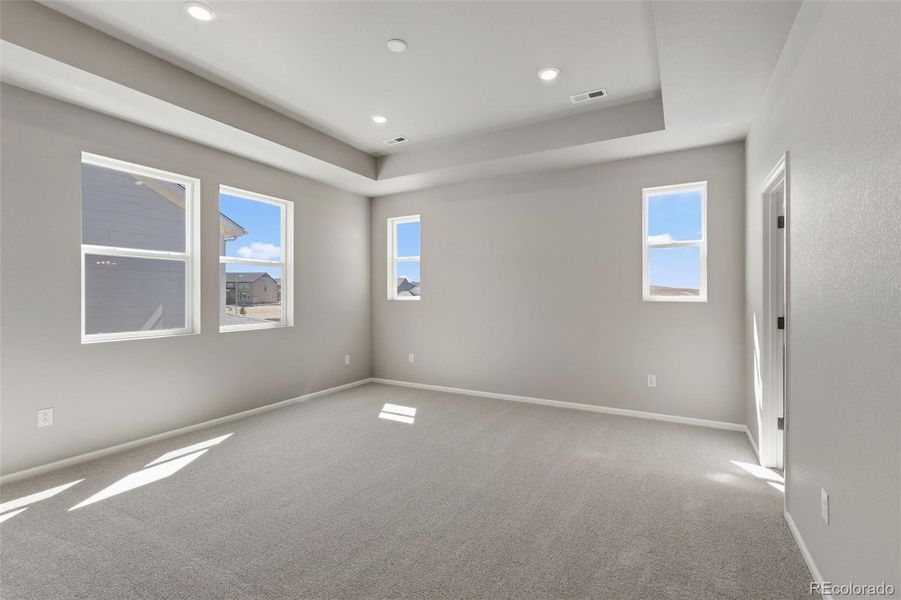 Spacious, unfurnished interior of a new home in , Aurora (Image 15).