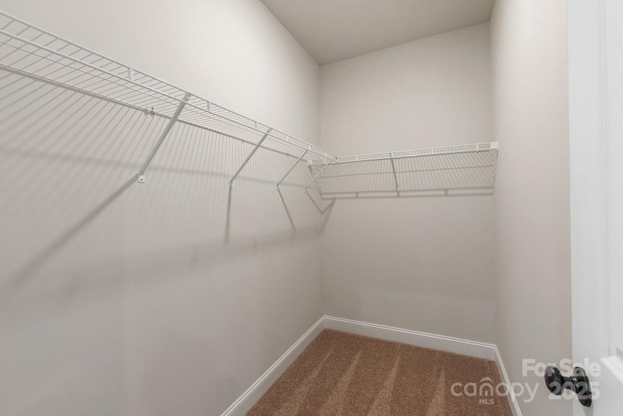 Spacious, unfurnished interior of a new home in Stagecoach Station, Gastonia (Image 11).