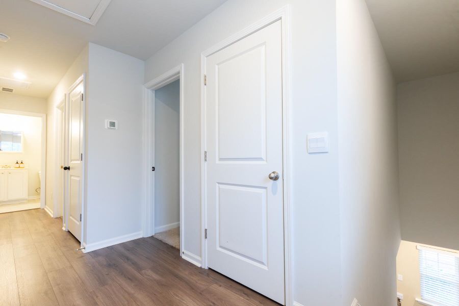 Spacious, unfurnished interior of a new home in , Summerville (Image 23).