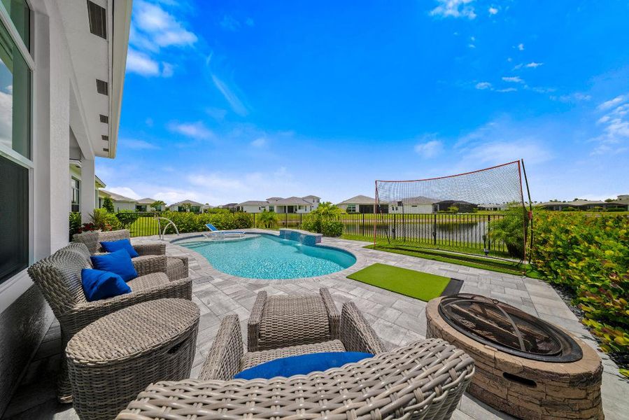 Entertaining Space Entertaining Space