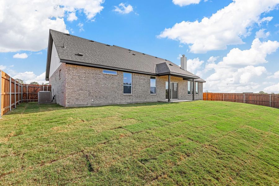 Representative exterior details of a home built from the Garrison II by Cheldan Homes in Stoneview, Glen Rose (Image 3).