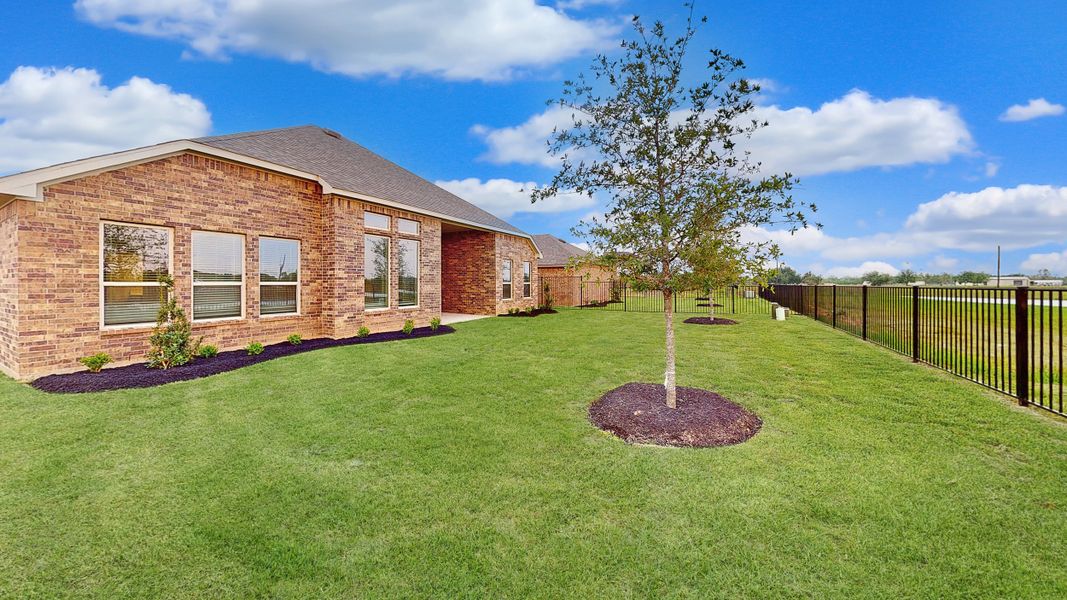 Representative exterior details of a home built from the Floor Plan 2175 by Colina Homes in Grand Magnolia, Magnolia (Image 29).