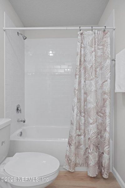 Furnished interior view inside a new home in , Jacksonville (Image 7).