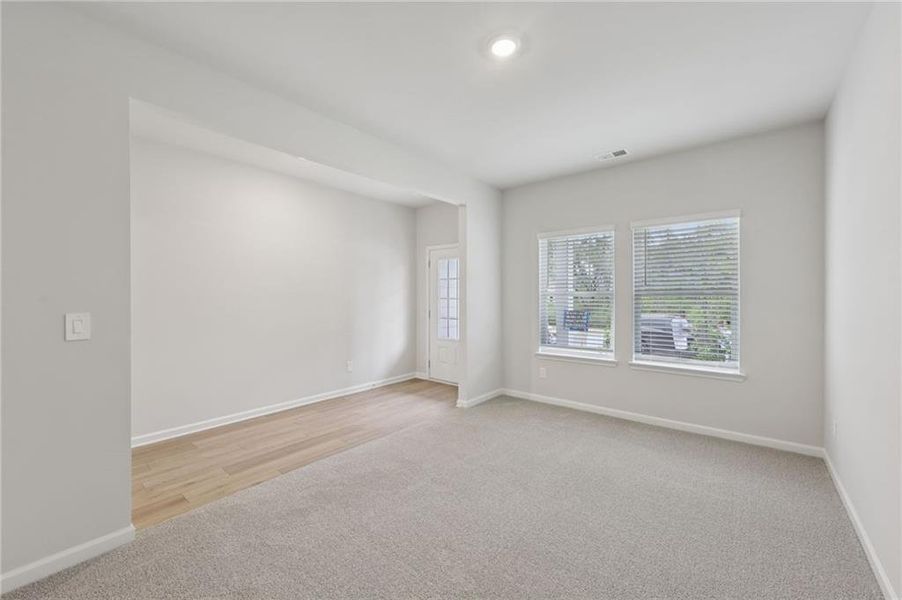 Spacious, unfurnished interior of a new home in Westmont Preserve, Powder Springs (Image 20).