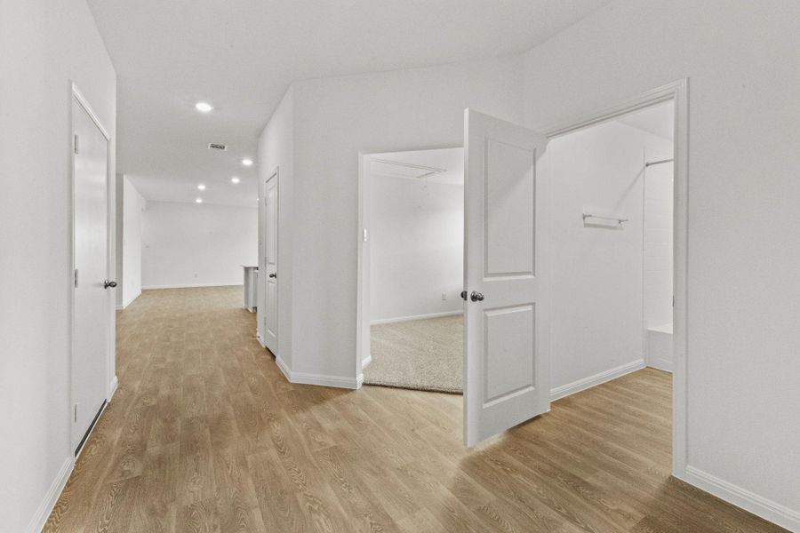 Spacious, unfurnished interior of a new home in , San Marcos (Image 12).
