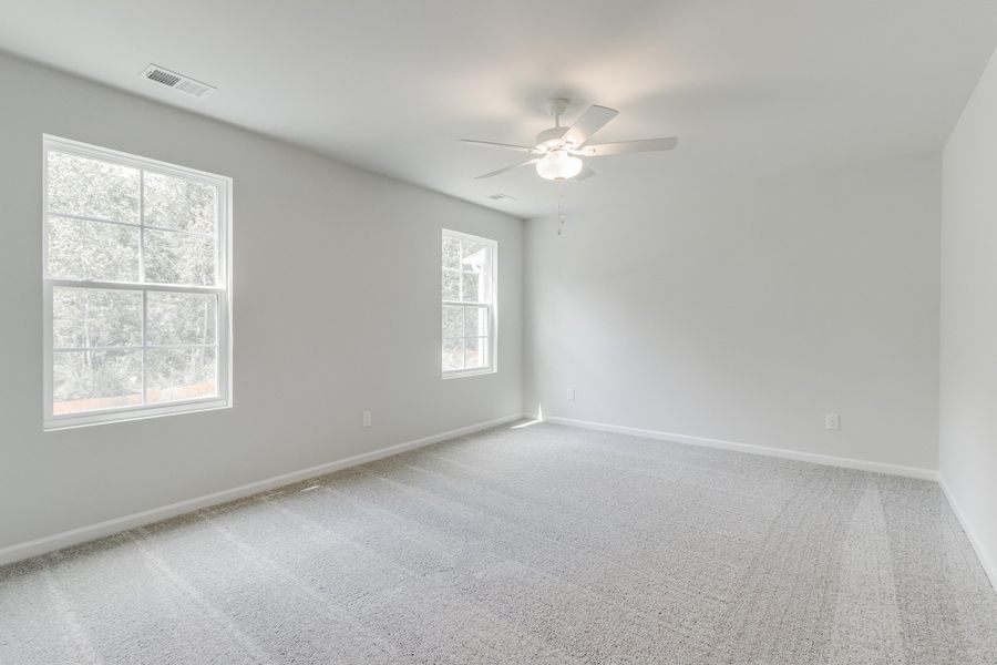 Spacious, unfurnished interior of a new home in Killians Crossing, Blythewood (Image 26).