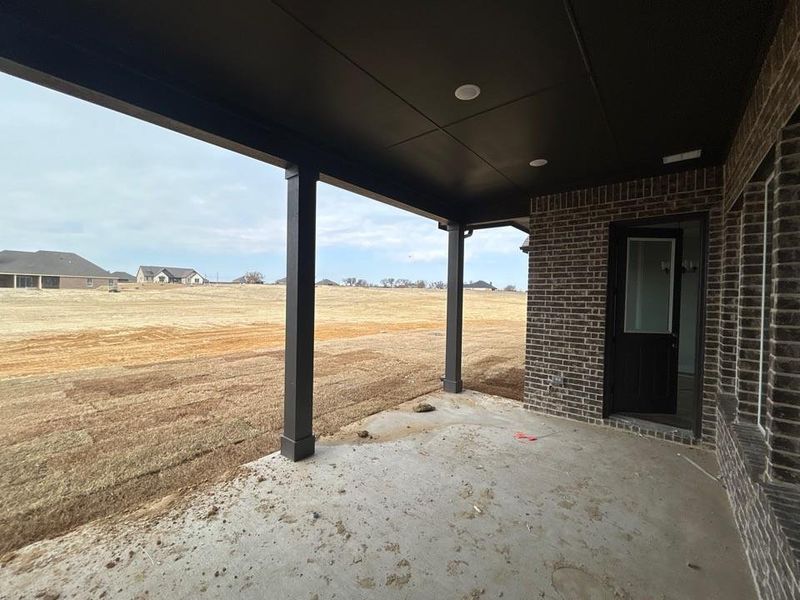 Exterior details and patio area of a home in Creekview Addition, Van Alstyne (Image 3).
