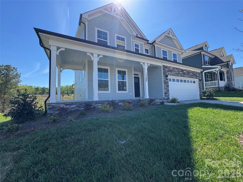 Exterior details and patio area of a home in Robinson Oaks, Gastonia (Image 4).