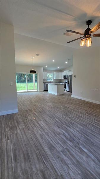 Spacious, unfurnished interior of a new home in , Dunnellon (Image 6).