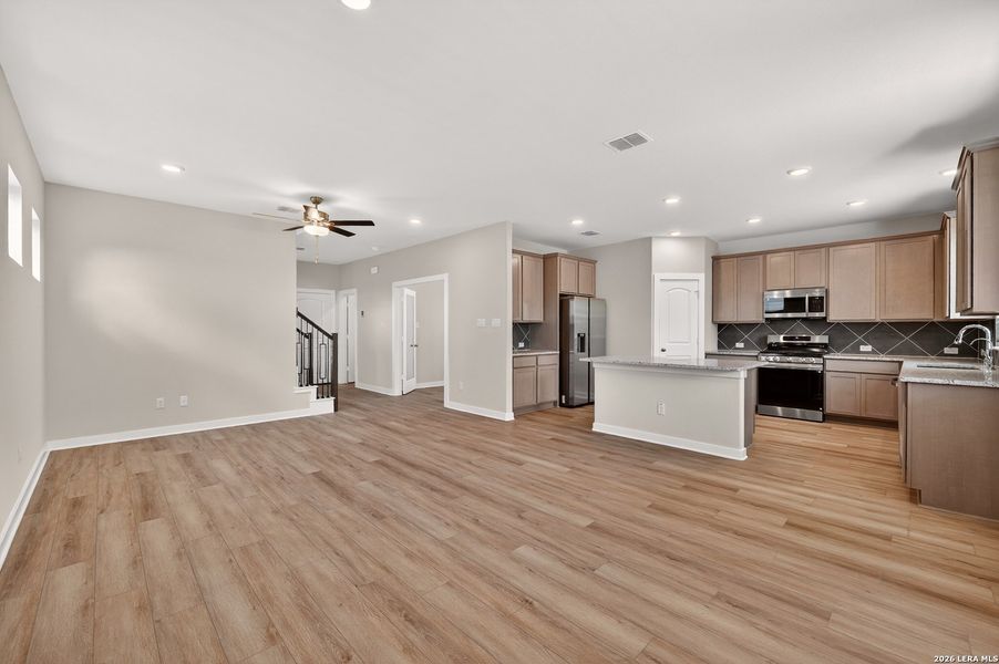 Spacious, unfurnished interior of a new home in Trilogy Grove, San Antonio (Image 12).